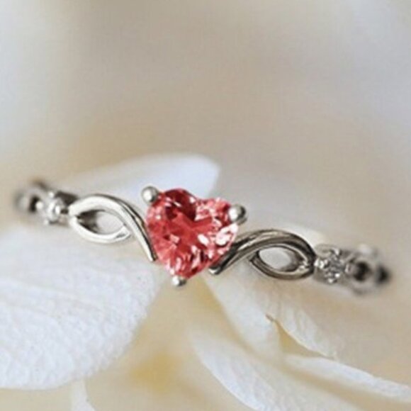 💝 Silver Red Heart Dainty Anillos Princess Diamond Ring for Women, VIP256 - Picture 1 of 4
